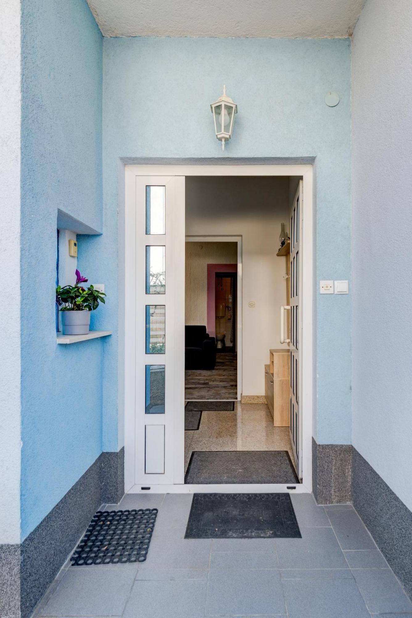 Deepwater House Apartment Slatine Exterior photo